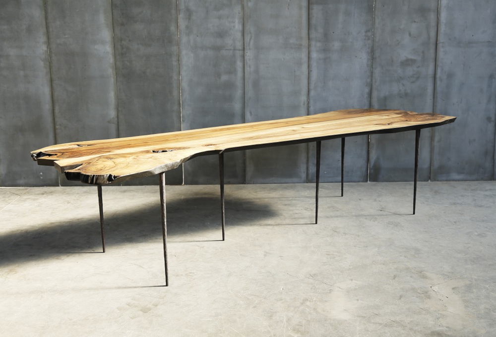Lars Zech table - made to measure in Italian walnut by Heerenhuis