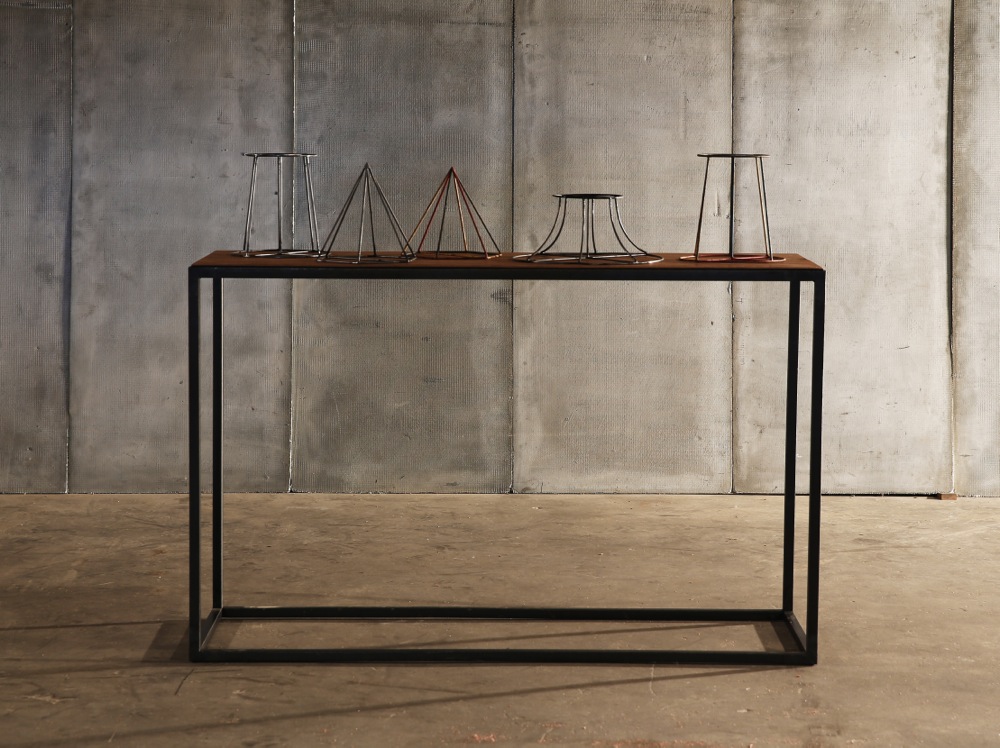 Mesa Leather console by Heerenhuis