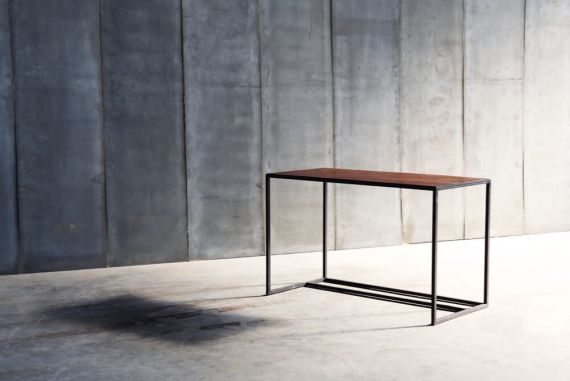 Mesa desk in reclaimed teak by Heerenhuis at Different Like a Zoo