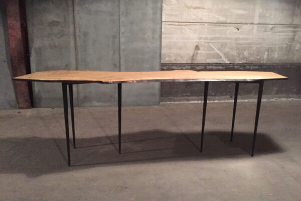 Bisbal console - special 'live-edge' oak edition - one off table by Heerenhuis