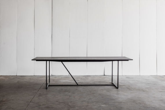 Mesa Nero – a black table in solid oak and metal by Heerenhuis