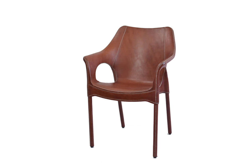 Capiata armchair in brown leather by Sol & Luna