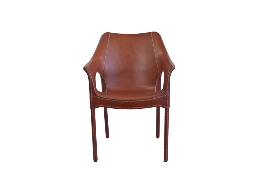 Capiata armchair in brown leather by Sol & Luna