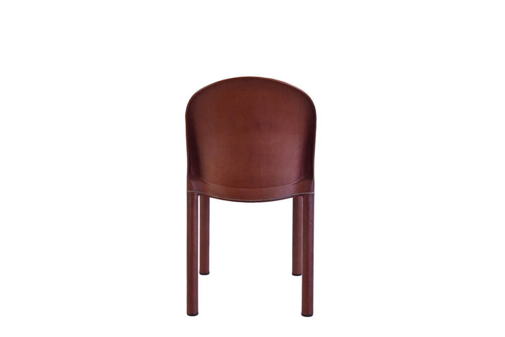 Round chair in brown leather by Sol&Luna