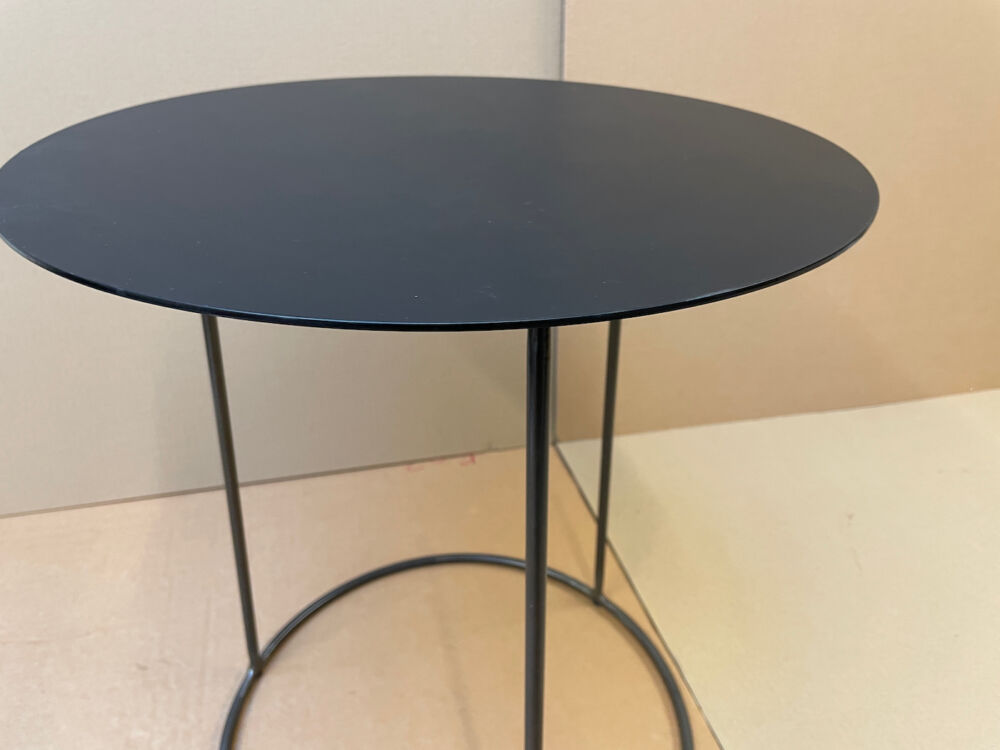 Nimbus Black round coffee table (ex demo) by Heerenhuis: ⌀45 x H50cm